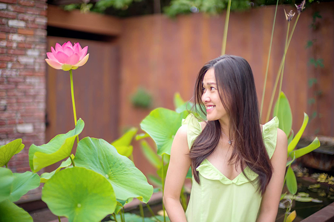 Không chỉ sen, vườn nhà Dương Mỹ Linh ở Mỹ ngập sắc hoa-1