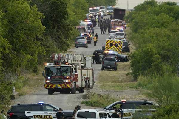 Hãi hùng phát hiện ít nhất 46 thi thể trong xe đầu kéo ở Mỹ-1