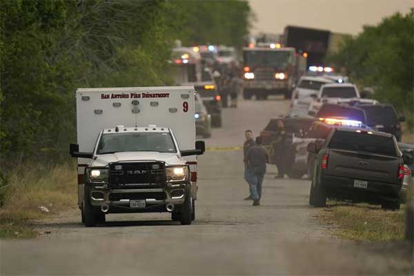 Hãi hùng phát hiện ít nhất 46 thi thể trong xe đầu kéo ở Mỹ-3