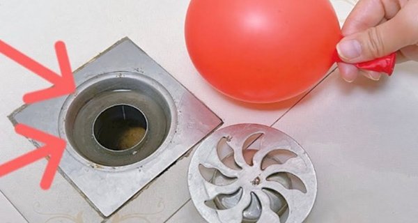 Đặt 1 quả bóng bay trong nhà vệ sinh: Cống thoát nước hôi hám tới mấy cũng sạch bong, thông thoáng-1