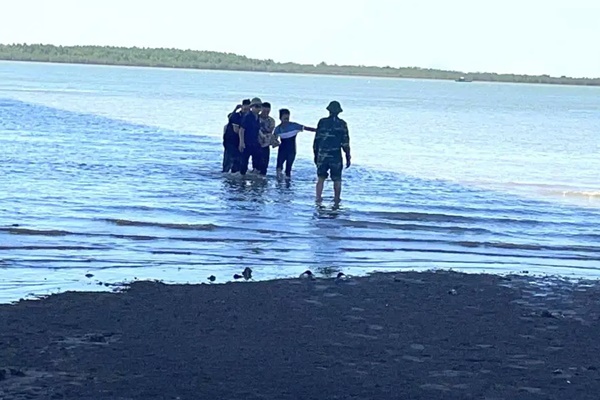 Nghi vấn nam thanh niên liên quan đến vụ án mạng nhảy sông tự tử-1