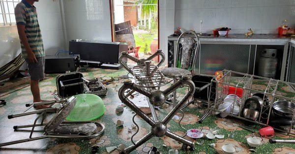 CLIP: Nghi vấn nhóm tín dụng đen xông vào nhà cụ bà 78 tuổi đập phá-1