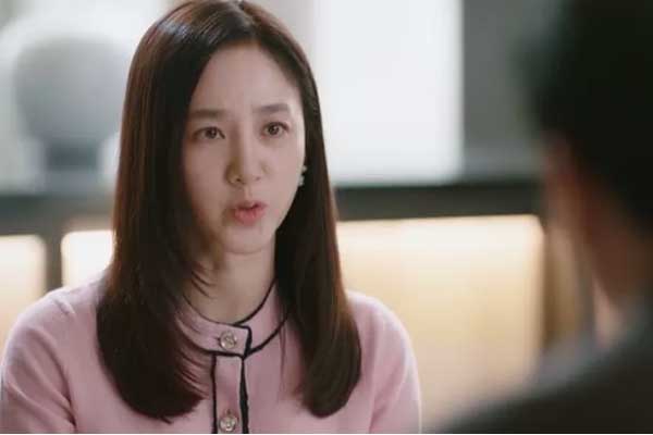 Tôi đưa vợ về nhà ăn cơm, nửa tiếng sau vẫn không thấy đồ ăn mang lên, vào bếp nhìn thấy mẹ mà lòng tôi tê tái-2