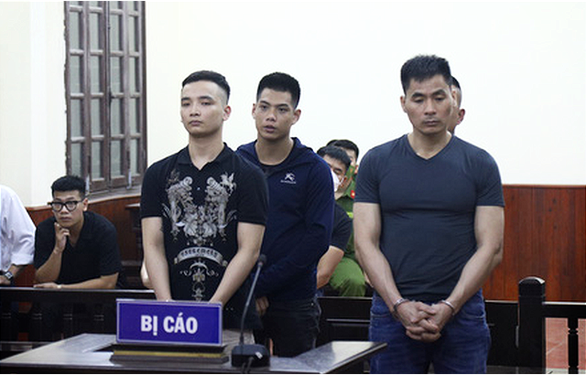 4 người bắt cát tặc bị phạt tổng cộng 35 năm tù, cát tặc bị phạt hành chính-1