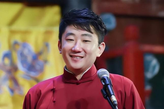 Nam diễn viên hài Trung Quốc khỏa thân đột nhập vào nhà dân, quấy rối phụ nữ-1