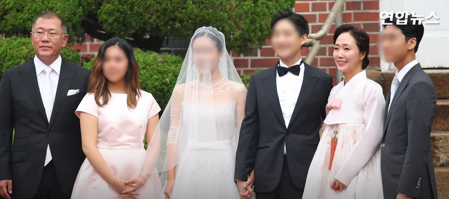 Đám cưới con gái ông trùm Hyundai, tiểu thư nhà Samsung lần đầu xuất hiện bên cha với trang phục gây chú ý-2