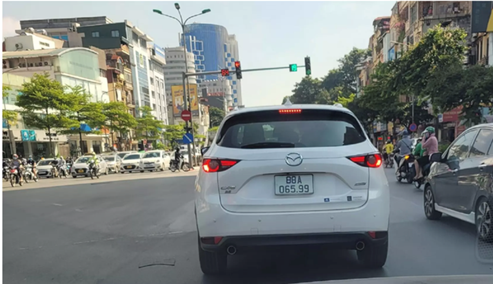 Đủ chiêu trò ‘hô biến’ biển số ôtô để né phạt nguội-3