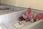 Sự thật về bức ảnh 'cụ bà ăn ngủ trên giường gắn bồn cầu' tại Trung tâm Công tác xã hội tỉnh Vĩnh Long