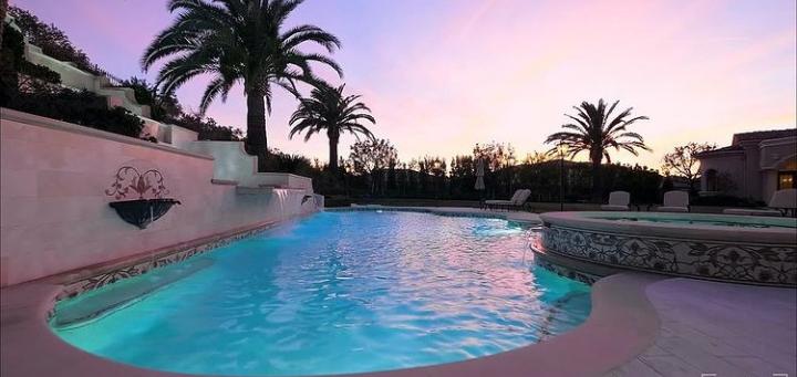 Bên trong biệt thự phong cách Địa Trung Hải của Britney Spears và chồng mới: Gần nhà các con, rộng 1.000m2 dành cho cả đại gia đình-7