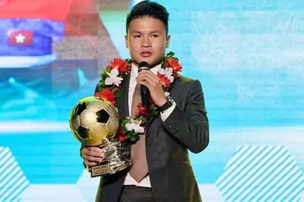 NÓNG: Quang Hải đến Pháp, sẵn sàng kiểm tra y tế vào hôm nay-2