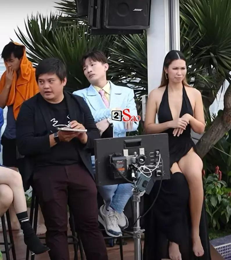 Hà Anh 5 lần 7 lượt mặc phản cảm, từng bị cấm diễn 3 tháng-7