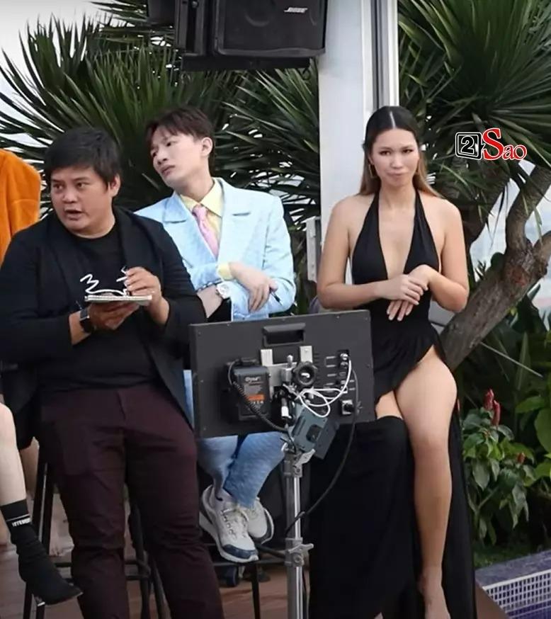 Hà Anh 5 lần 7 lượt mặc phản cảm, từng bị cấm diễn 3 tháng-8