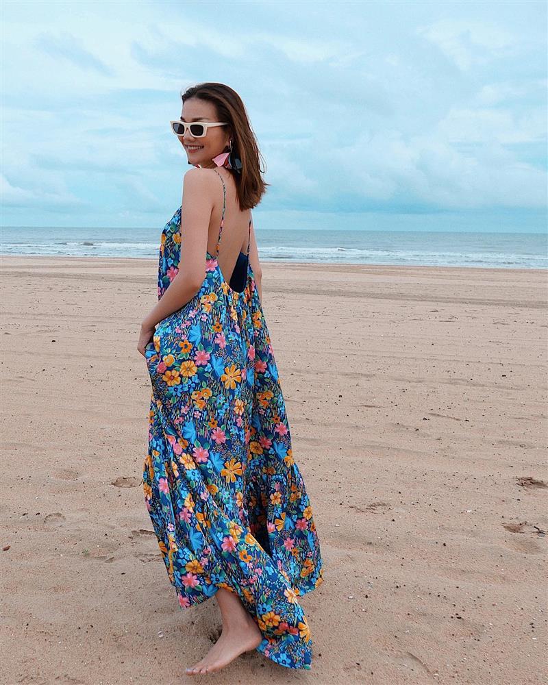 12 cách mặc váy maxi đi biển đẹp mãn nhãn của sao Việt-10