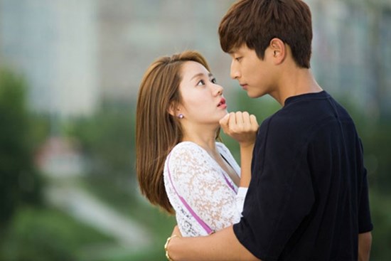 5 điều quan trọng cần làm nếu người yêu cũ bất chợt nhắn tin cho bạn