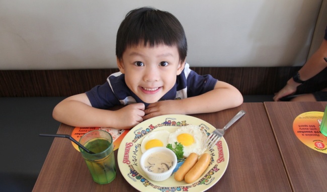 6 sai lầm phổ biến khi cha mẹ cho trẻ ăn sáng khiến con ngày càng kém thông minh-2