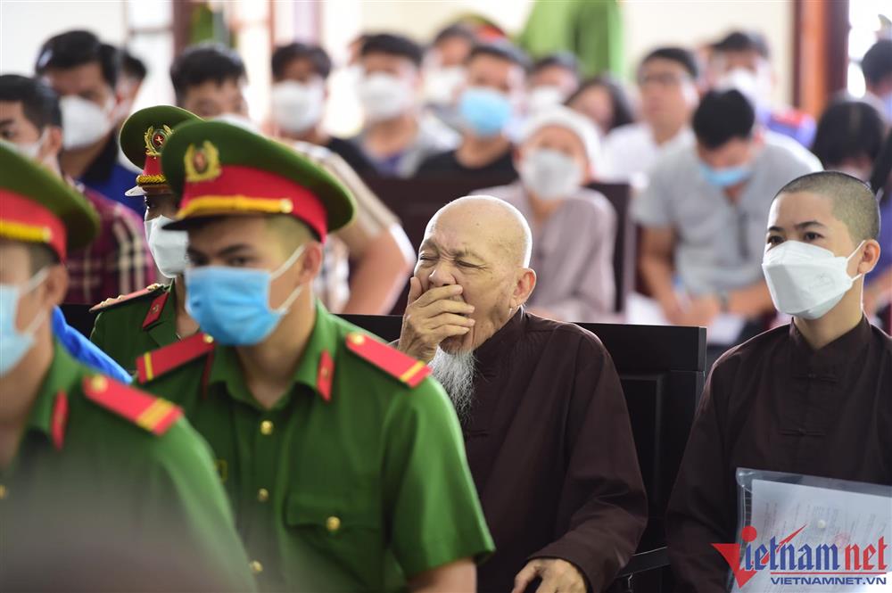 Lý do hoãn phiên tòa xử ông Lê Tùng Vân và nhóm người ở Tịnh thất Bồng Lai-14
