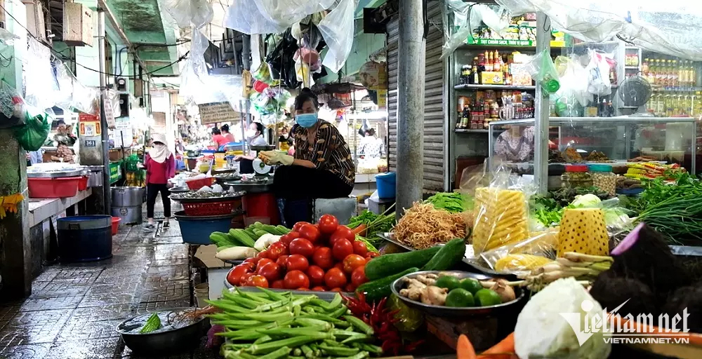 Bắp cải, trứng gà... đến mỳ tôm đồng loạt tăng giá, bà nội trợ đau ví-1