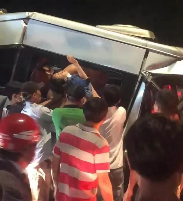 Ớn lạnh, 3 xe khách tông nhau trên Quốc lộ 1, đoạn qua Đồng Nai-3