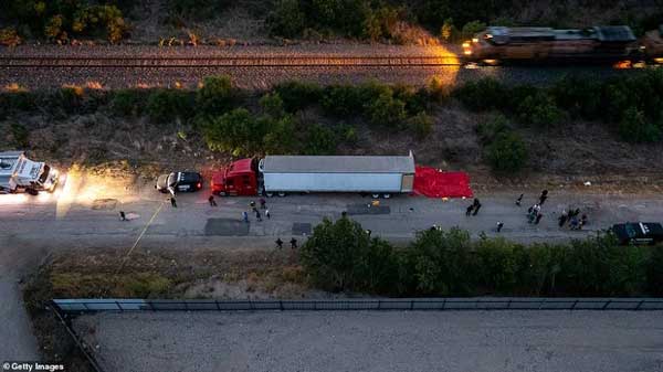 Số người tử vong trong xe tải tại Mỹ tăng lên 53, tài xế đóng giả nạn nhân trước khi bị bắt giữ-1