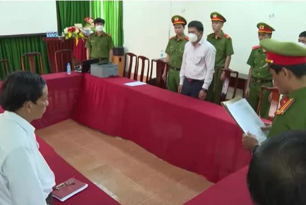 Bắt nguyên Giám đốc CDC Bình Phước cùng thuộc cấp-3