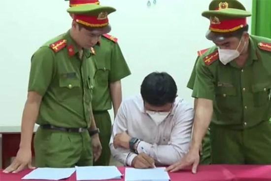 Bắt nguyên Giám đốc CDC Bình Phước cùng thuộc cấp