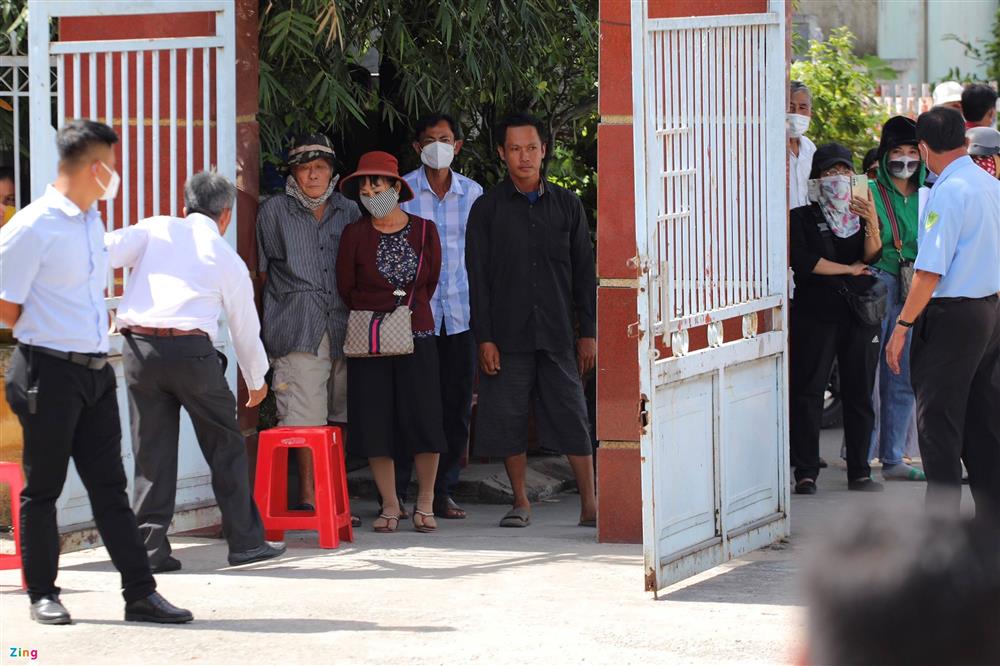 YouTuber kéo đến livestream vụ xử nhóm Tịnh thất Bồng Lai-3