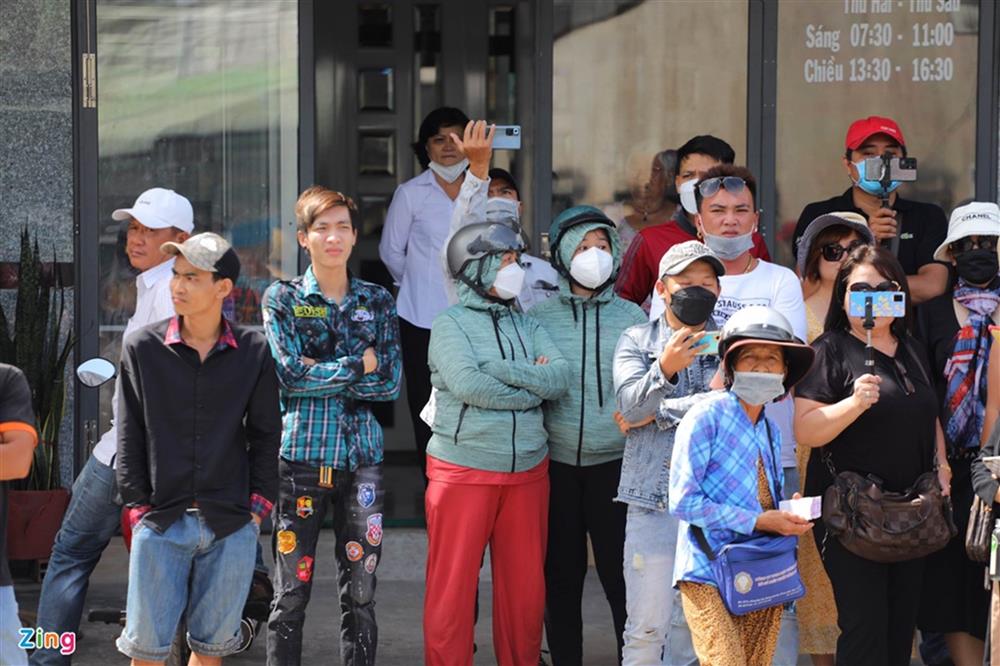 YouTuber kéo đến livestream vụ xử nhóm Tịnh thất Bồng Lai-4