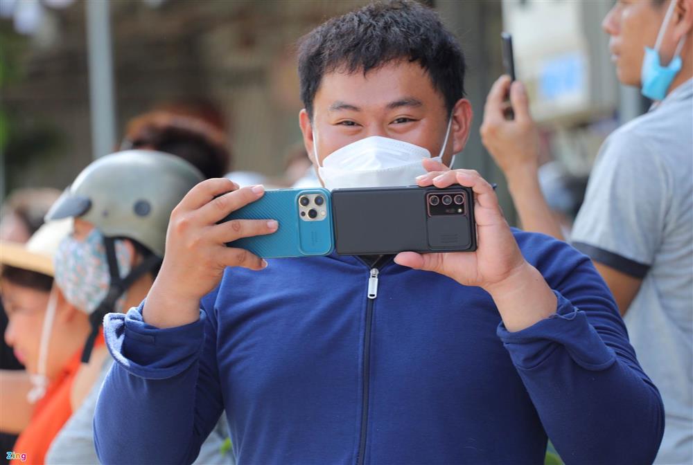 YouTuber kéo đến livestream vụ xử nhóm Tịnh thất Bồng Lai-7