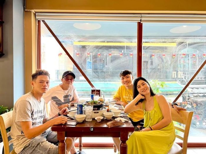 Cát Phượng ăn mặc trẻ trung hơn sau khi chia tay Kiều Minh Tuấn-10