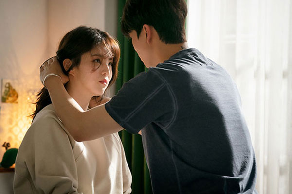 Cãi nhau xong chồng tức giận bỏ nhà đi, sáng sớm nghe thấy tiếng gõ cửa, tôi mở ra mà chết lặng-2