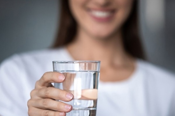 Lần nào uống nước cũng thấy cơ thể có 5 tín hiệu lạ, bạn cần khám ung thư khẩn cấp-2