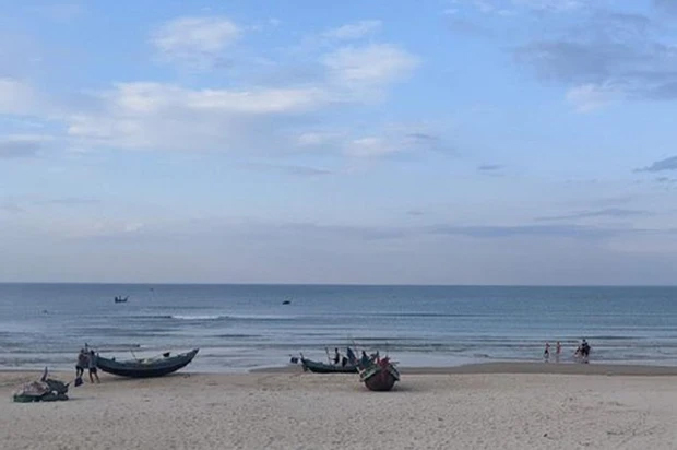 Phát hiện thi thể đang trôi trên biển: Mặt bị biến dạng, tay đeo đồng hồ-1