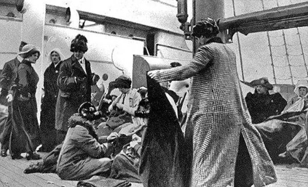 Chuyện chưa kể về những ân nhân tình cờ trong thảm họa Titanic: Ấm áp lòng người giữa đêm băng lạnh giá và cuộc đua phép màu với tử thần-6