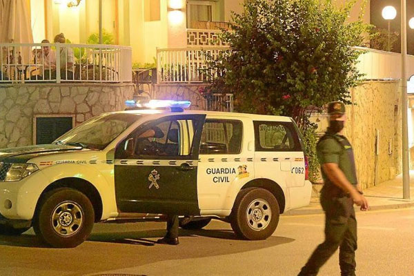 Hồ Hoài Anh - Lưu Hương Giang: Gần 2 thập kỉ yêu, vẫn nắm chặt tay sau bao sóng gió-12