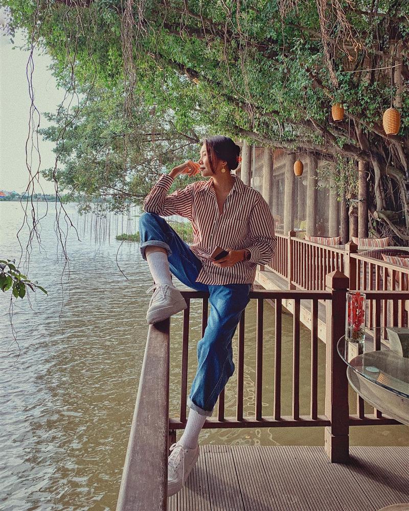 U40 Thanh Hằng có 12 cách mặc áo sơ mi đơn giản mà cực sang-6