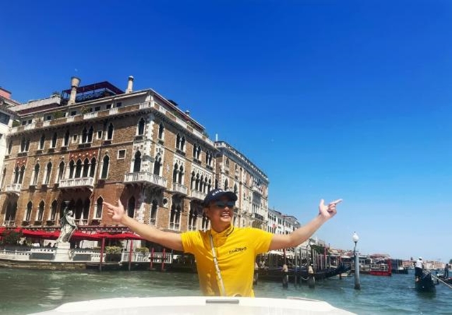 Bà xã Hồng Đăng tiết lộ tình hình hiện tại của chồng ở trời tây, thừa nhận bật khóc vì nam diễn viên-2