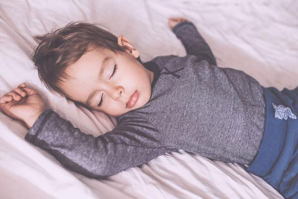 Trẻ ngủ vào 2 khung giờ này không chỉ thúc đẩy chiều cao mà còn phát triển IQ vượt bậc, bố mẹ cần lưu ý-1