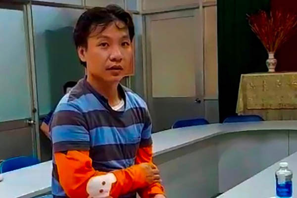 Băng cướp tấn công cửa hàng đồ trang sức trong hơn 10 giây-1