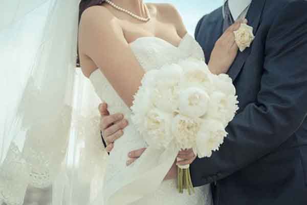 Đêm tân hôn dâu giàu khoe của hồi môn, mẹ chồng đưa thứ khiến tôi ái ngại-3