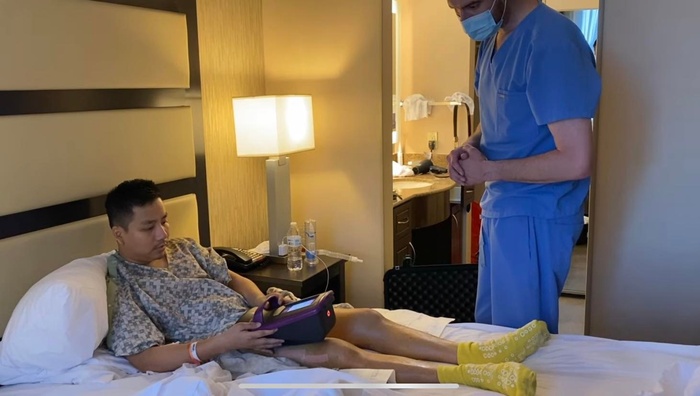 Khoa Pug chi 500 đô la mua cua hoàng đế ăn mừng khi cao lên được 1cm-2