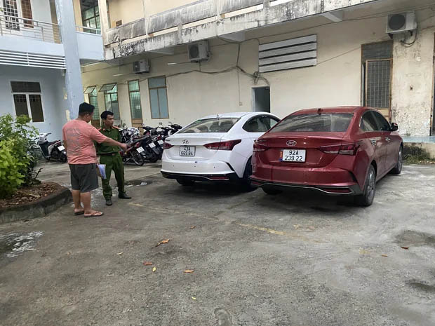 Bần cùng vì chứng khoán, thanh niên thuê 2 ô tô rồi mang đi bán-2