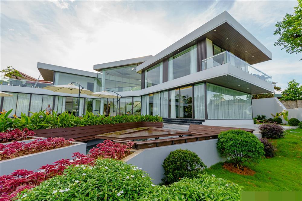 10 năm ngày cưới, chồng tặng vợ căn villa trên đồi-4