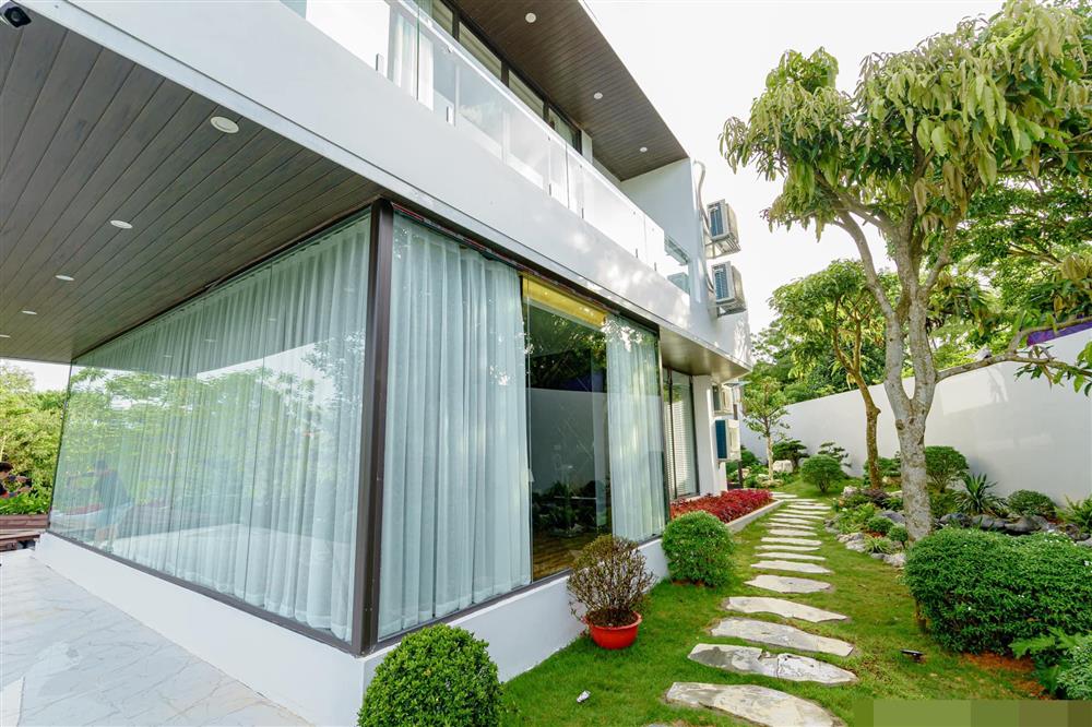 10 năm ngày cưới, chồng tặng vợ căn villa trên đồi-10