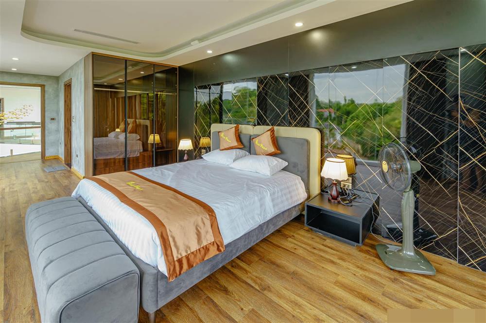 10 năm ngày cưới, chồng tặng vợ căn villa trên đồi-15