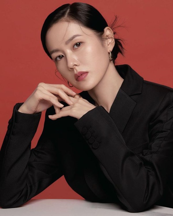 Vợ chồng Son Ye Jin lộ diện sau công bố mang thai, biểu cảm của Hyun Bin gây chú ý-7