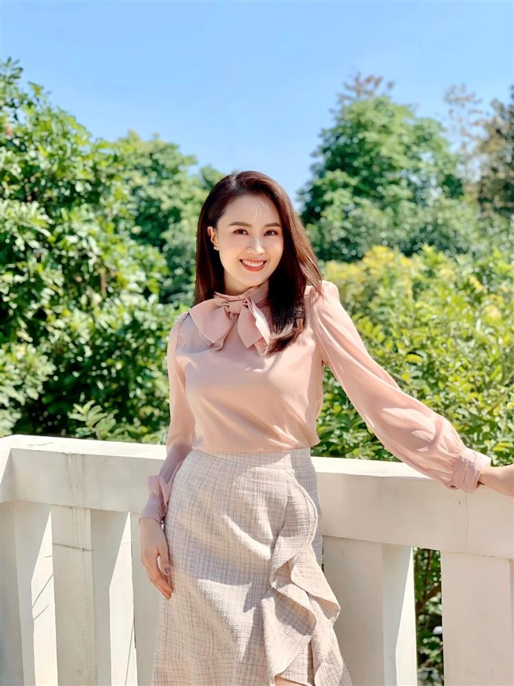 Diện đồ màu pastel dễ sến, nhưng Hồng Diễm lại mặc đẹp miễn chê-4