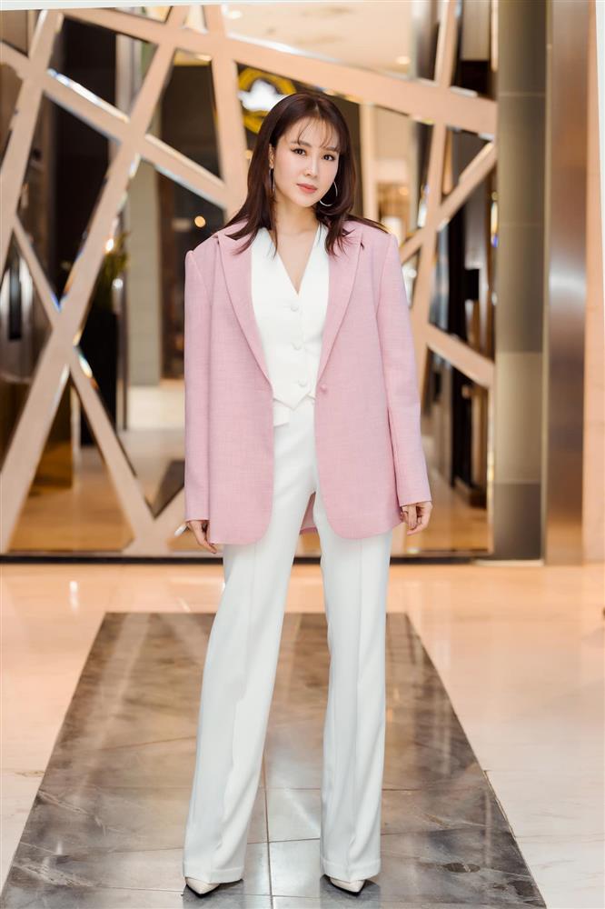 Diện đồ màu pastel dễ sến, nhưng Hồng Diễm lại mặc đẹp miễn chê-5