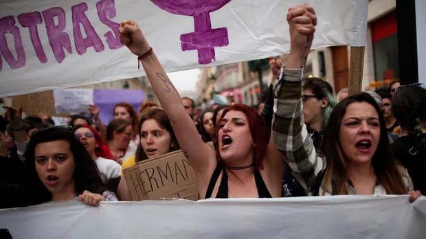Tây Ban Nha: Đường dây lừa đảo tình dục, tống tiền từng khiến 4.000 nạn nhân mắc bẫy-1