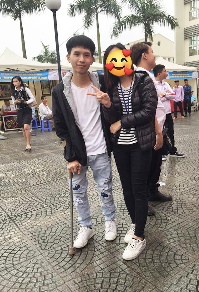 Chàng trai không chân lên mạng nhờ tìm việc: Từng mơ ước làm IT, nuối tiếc vì nghỉ học sớm-4