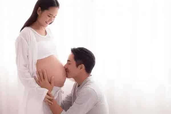 Vì sao bà bầu không nên ngồi xổm, ngồi bệt? Các tư thế ngồi an toàn cho phụ nữ mang thai?-3